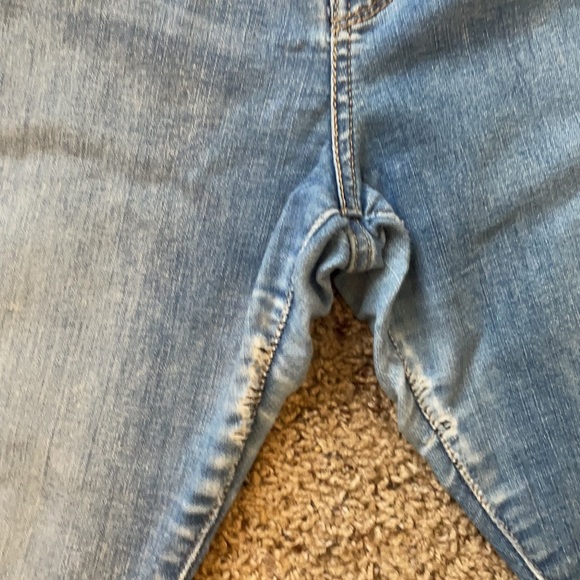 Levis women’s distressed jeans 710 super skinny - Picture 2 of 4